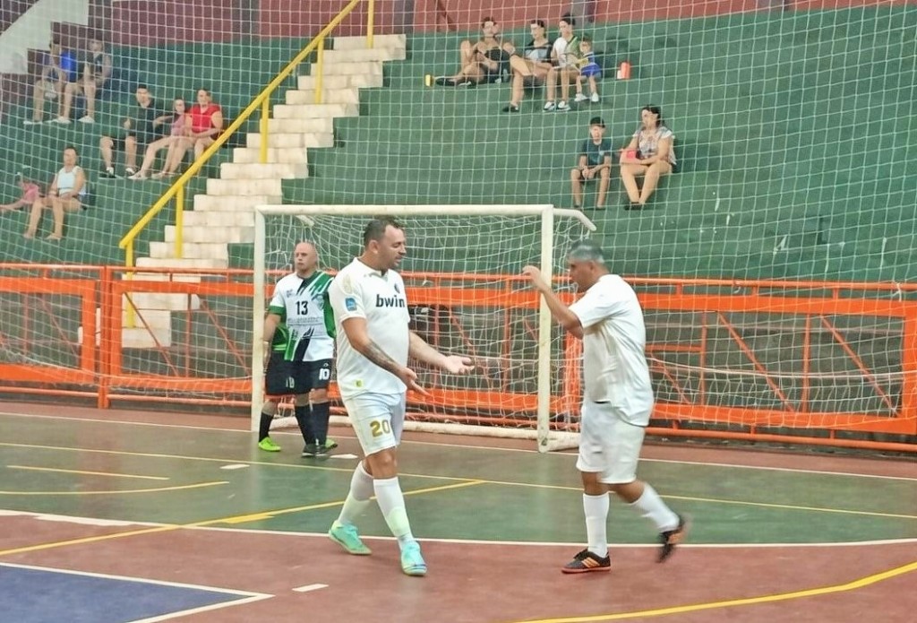 Piola Vago debutó con una gran victoria en el Fútsal Veteranos