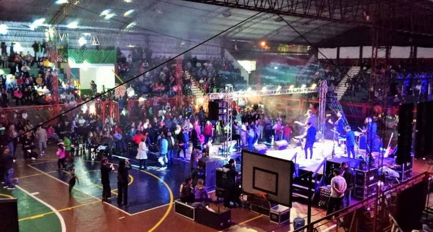 Puerto Libertad celebró el Día del Trabajador con música, alegría y sorteos