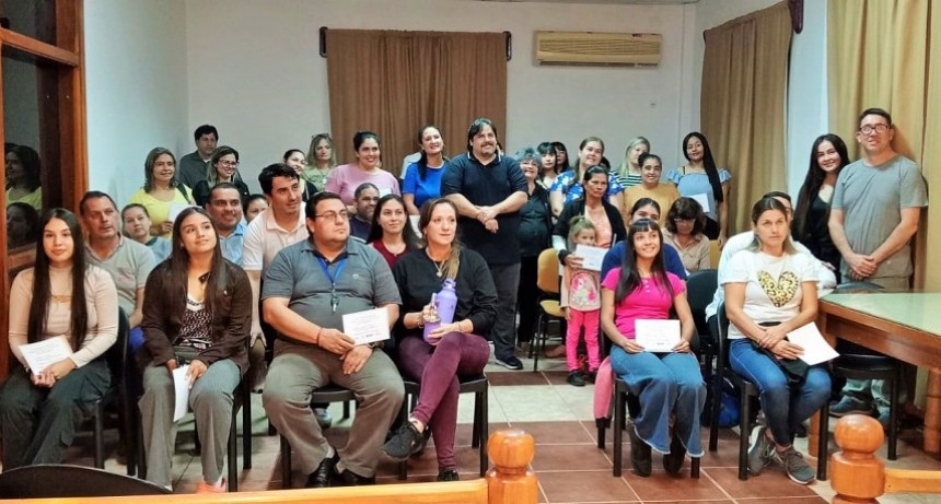 Entrega de Becas para estudiantes del Nivel Terciario