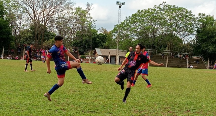 Defensores de San Martín venció a Itatí y es un serio candidato
