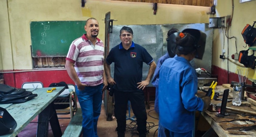 Docentes de la EPET N°33 encabezan novedoso proyecto formación de oficios 