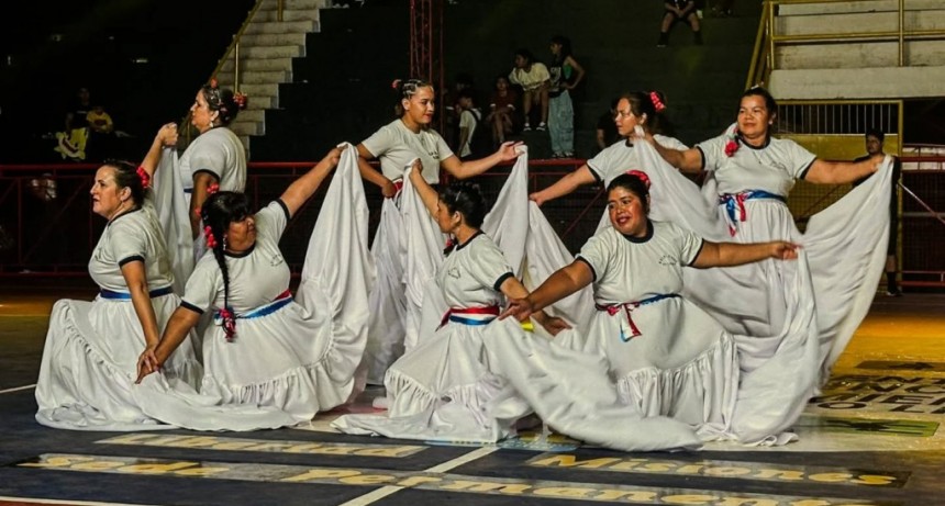 Noche de Gala y Multitudinaria presencia en la Apertura del 32° Edición del Encuentro del Movimiento