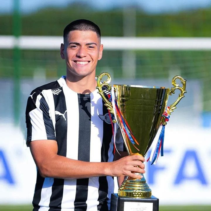 Julio Joaquín Silvero levantó la Copa de Oro Juvenil en Paraguay